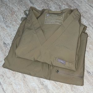 FIGS Scrub Set Catarina One Pocket Top + High Waisted Zamora Pants Light Oak M